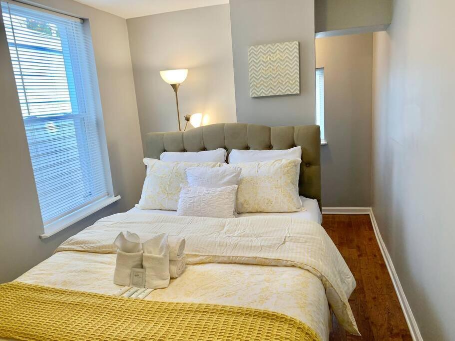 Upscale 2Bd/1.5Ba Townhome Mins To Jhh & Downtown 볼티모어 외부 사진
