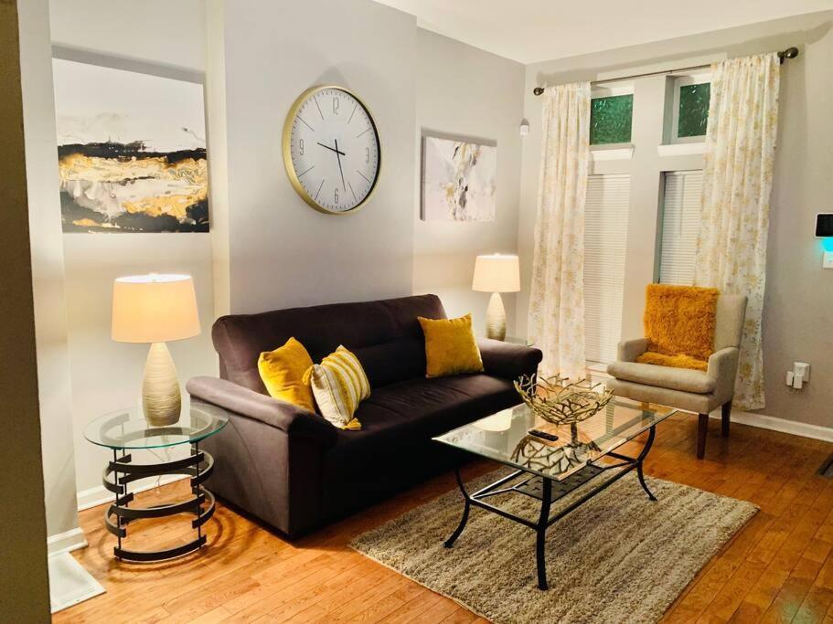 Upscale 2Bd/1.5Ba Townhome Mins To Jhh & Downtown 볼티모어 외부 사진