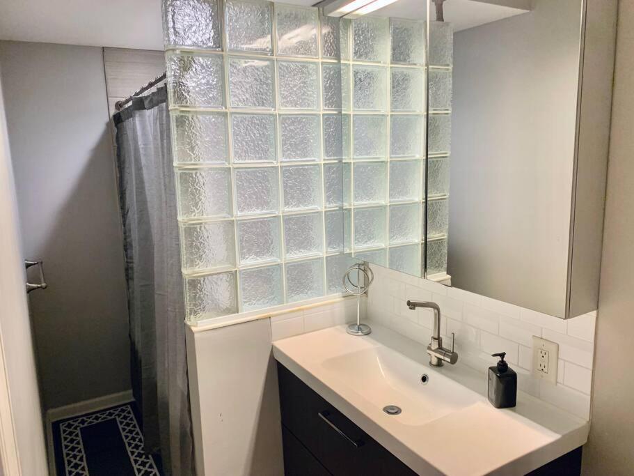 Upscale 2Bd/1.5Ba Townhome Mins To Jhh & Downtown 볼티모어 외부 사진